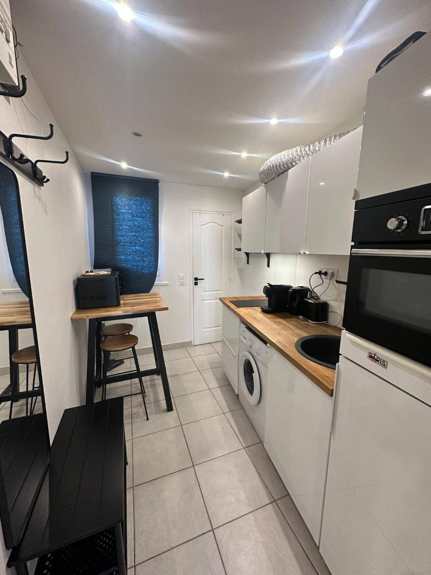 Moderne Et Lumineux Apartment อานีแย-ซูร์-แซน ภายนอก รูปภาพ